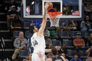 不浪费机会！埃迪半场5中4高效拿下10分4板1帽